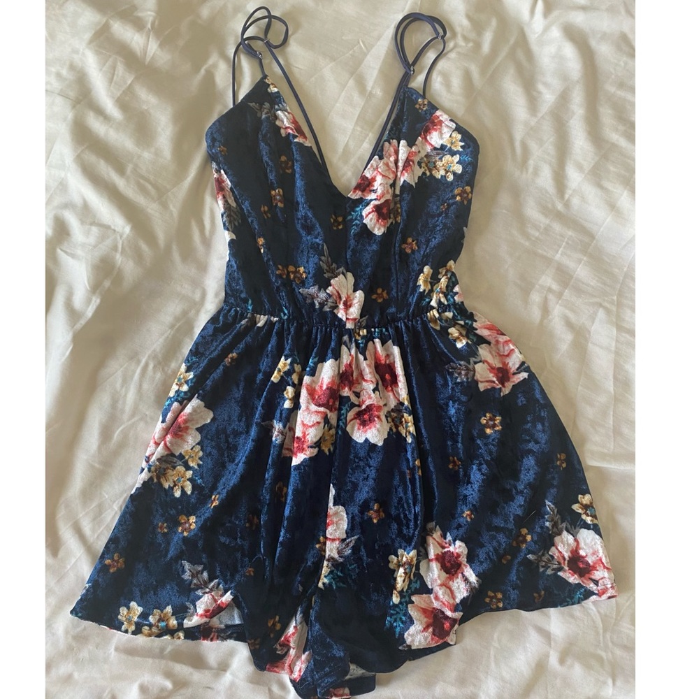 🦋Blue Velvet Floral Romper🦋